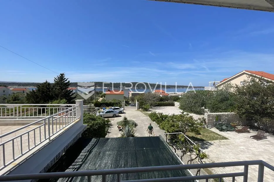 otok rab, barbat, villa sa pet apartmana 500 m² s bazenom - slika 17