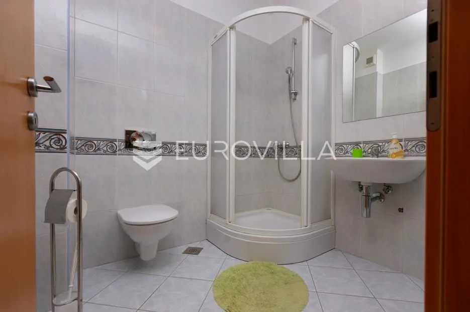 kastav, brestovice, četverosoban stan 85 m² s dnevnim boravkom u potkrovlju, dugoročni najam - slika 7