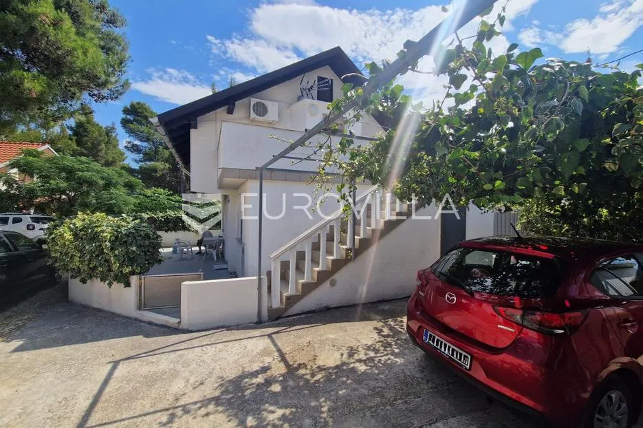 vir, samostojeća katnica s dva apartmana - slika 25