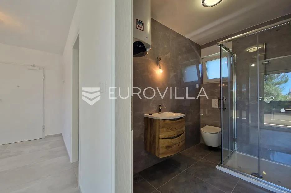 vir, prostran i svijetao apartman u prizemlju - slika 12