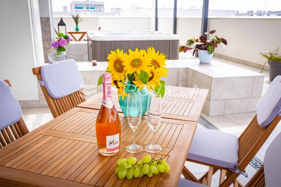 zagreb, dubrava, luksuzan penthouse s terasom i jaccuzijem - slika 13