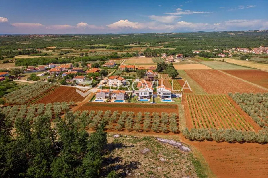 istra, poreč, luksuzna vila 244 m2 s bazenom i velikom uređenom okućnicom, pogled na more - slika 5