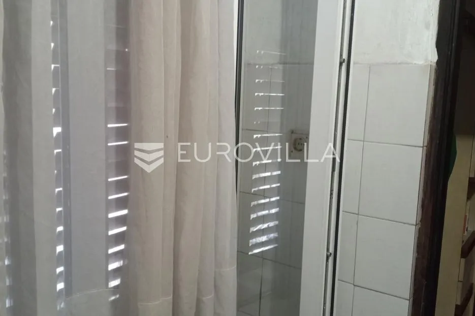 istra, pula stan u samom centru grada kod foruma - slika 11
