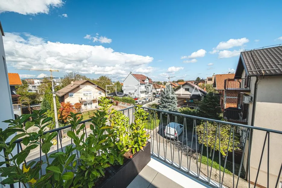 blato, novouređen trosoban penthouse nkp 68 m2 - slika 6