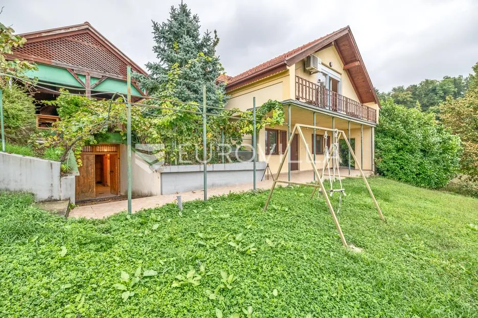 zagreb, podsused prekrasna obiteljska kuća 250 m² na parceli 4000 m² - slika 13