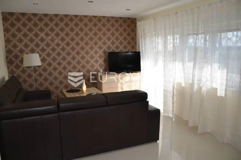 medulin, samostojeća kuća s tri apartmana nkp 240 m2 i pogledom more - slika 30