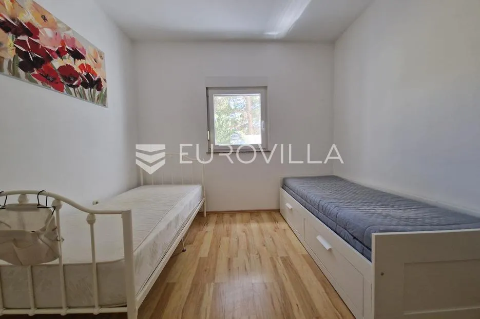 vir, samostojeća kuća s uređenim apartmanom i roh bau katom, 500 m od mora - slika 23