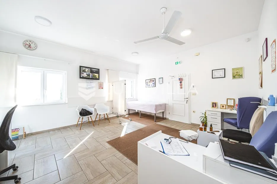 samobor, prekrasna moderna kuća 301 m² - slika 19