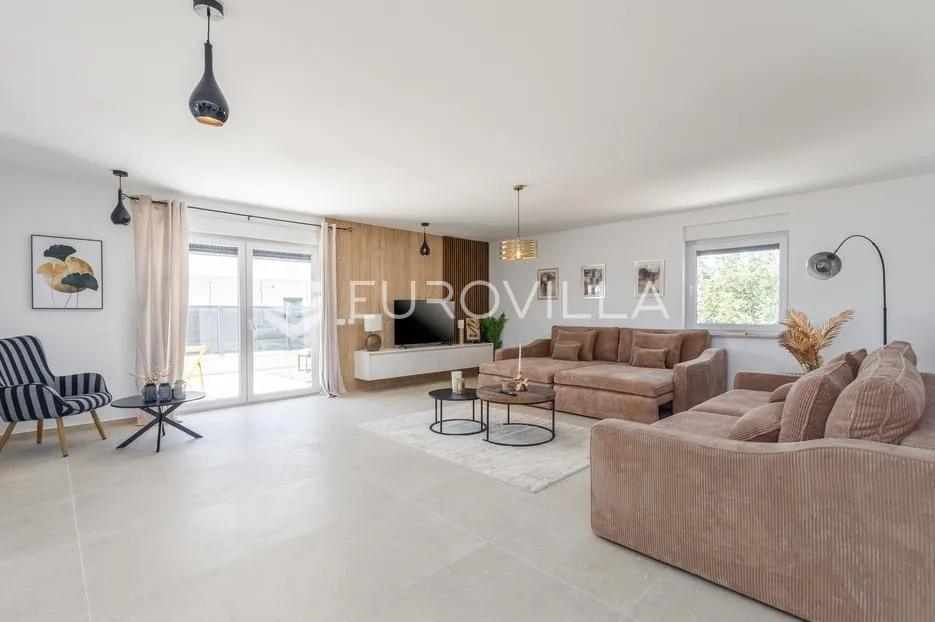 istra, tar, penthouse, tri spavaće sobe, lift, dva parkirna mjesta, novogradnja 191 m² - slika 2