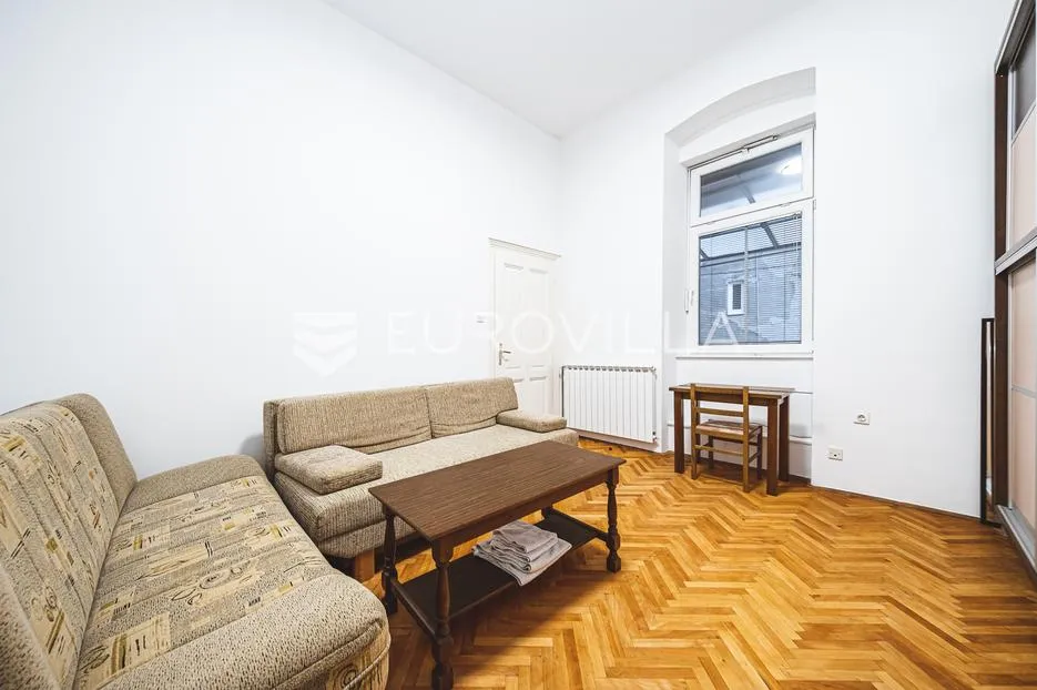Zagreb, Centar, dvosoban stan NKP 45 m2, dvije stambene jedinice
