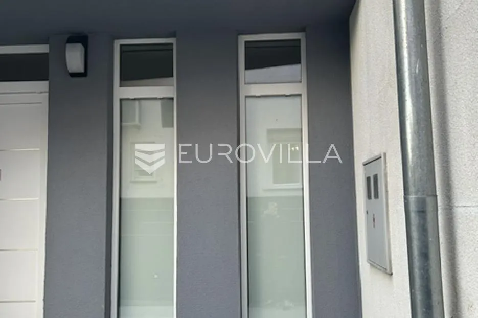 nova gradiška, prostrana i moderna kuća 200 m² - slika 18