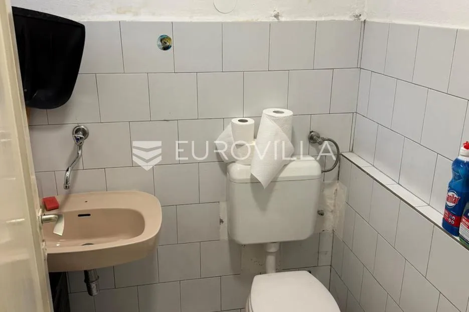karlovac, centar, poslovni prostor 60 m², frekventna lokacija - slika 4