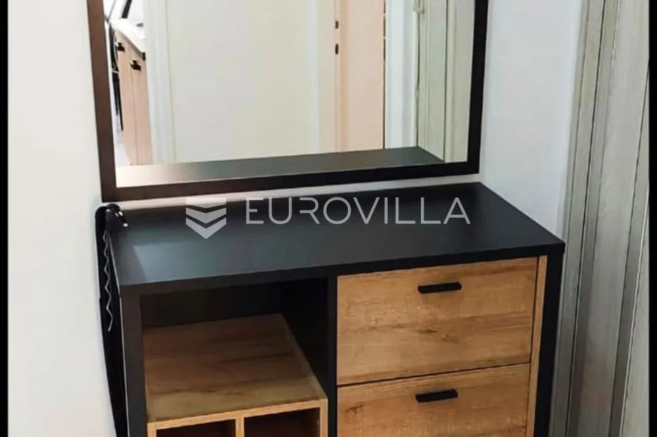 senj, dvosobni stan od 57 m² u strogom centru - slika 19
