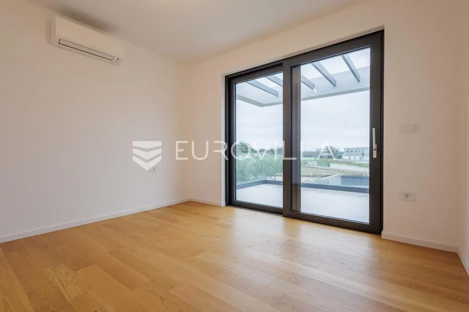 istra, pomer, unikatna, moderna villa 20 m od mora 417 m² - slika 23