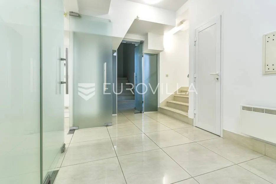 zagreb, donji grad, open space poslovni prostor 60 m² u suterenu poslovne zgrade - slika 4