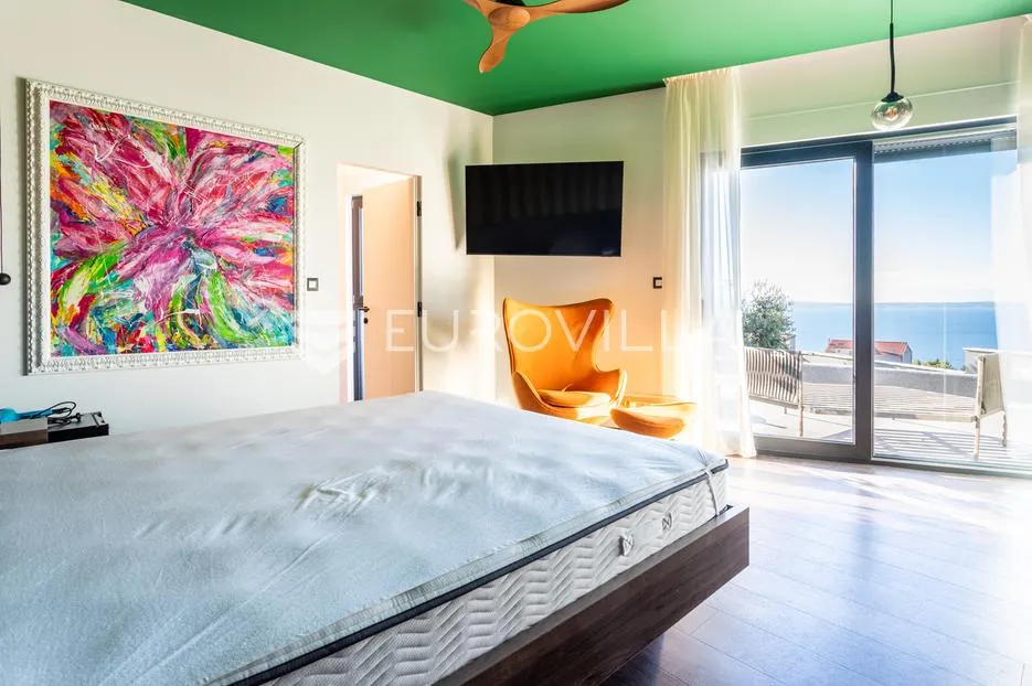 podstrana, apartmanska vila s bazenom i krovnom terasom - slika 9