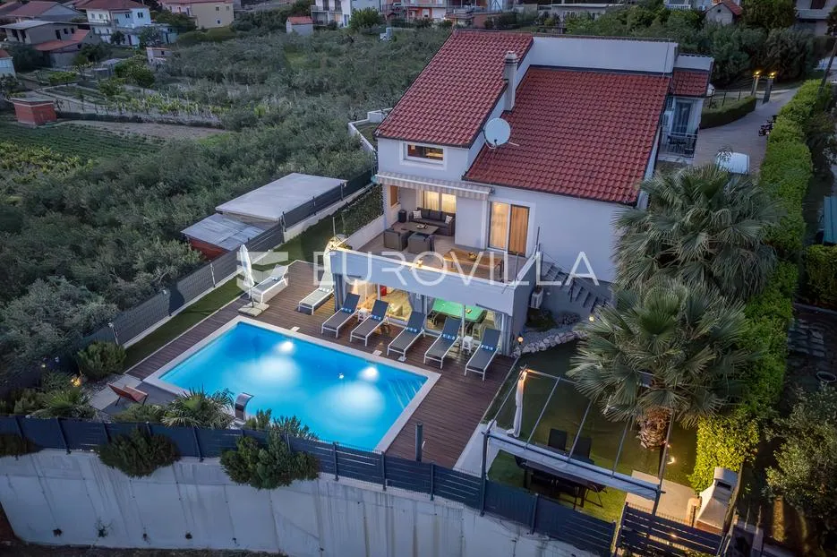 kaštel stari, atraktivna kuća s bazenom na mirnoj lokaciji - slika 49