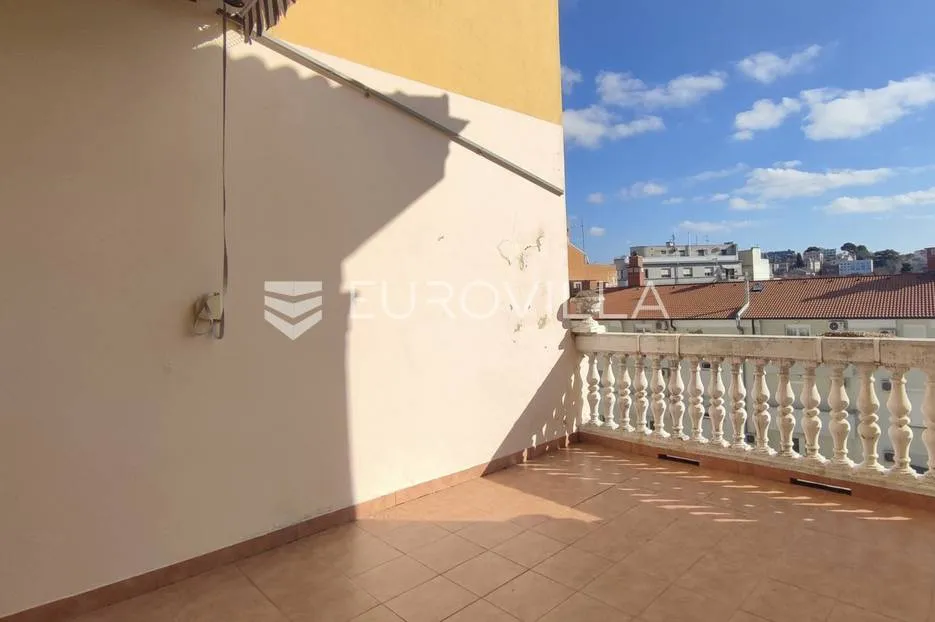 pula, giardini, višesoban stan, privatni parking, velika terasa, 180 m² - slika 14