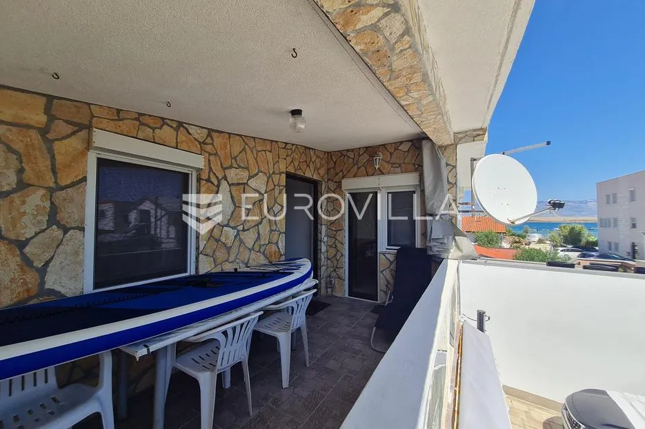 vir, nekretnina na izvrsnoj lokaciji, 40 m od mora, s dva odvojena apartmana - slika 2