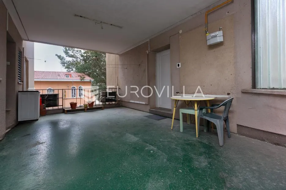 rijeka, centar, novouređen stan površine 51 m², prvi najam - slika 17