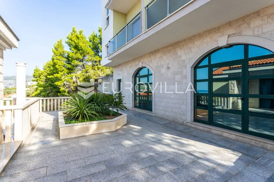 omiš, apartmanska kuća blizu plaže - slika 2