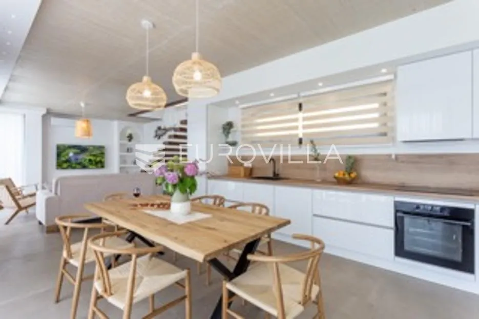 istra, smoljanci, kvalitetna i moderna samostojeća kuća, 208 m², grijani bazen 40 m² - slika 23