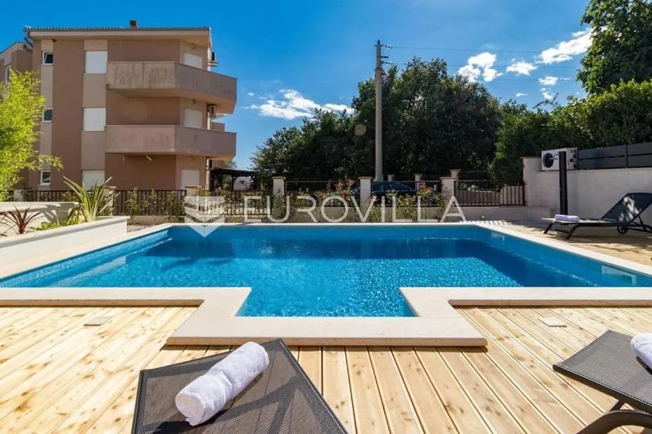 istra, ližnjan, vila 294 m2 s grijanim bazenom i uređenom okućnicom - slika 6