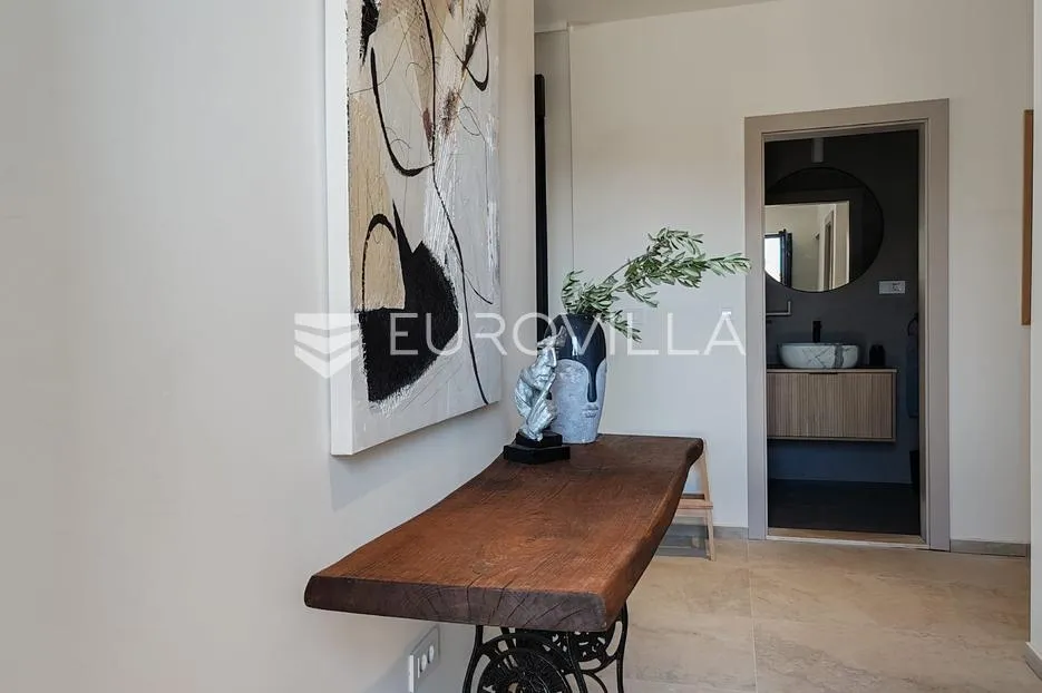rogoznica, podorljak, novogradnja, moderno uređena kuća s bazenom, 150 m² - slika 19