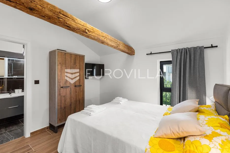 istra, poreč prekrasna kamena vila s bazenom 133 m2 - slika 19