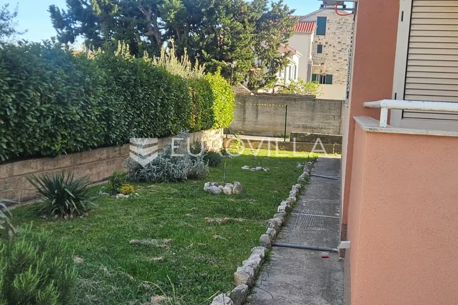 kaštel stari, trosoban stan 73 m² s pogledom na more uz parkirno mjesto i ostavu - slika 16
