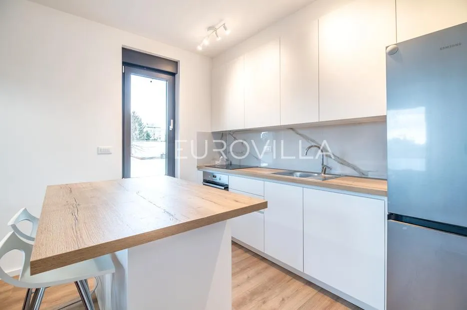 zagreb, sigečica prekrasan dvosoban penthouse 43 m² - slika 3