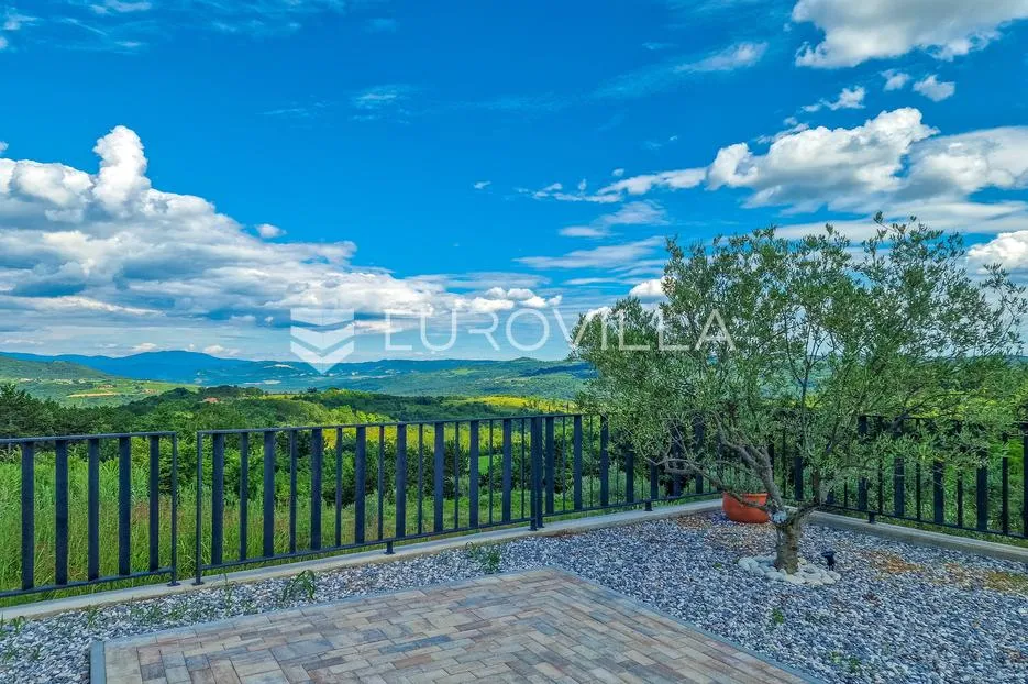 istra, grožnjan, kuća 145m2 sa panoramskim pogledom na motovun - slika 4