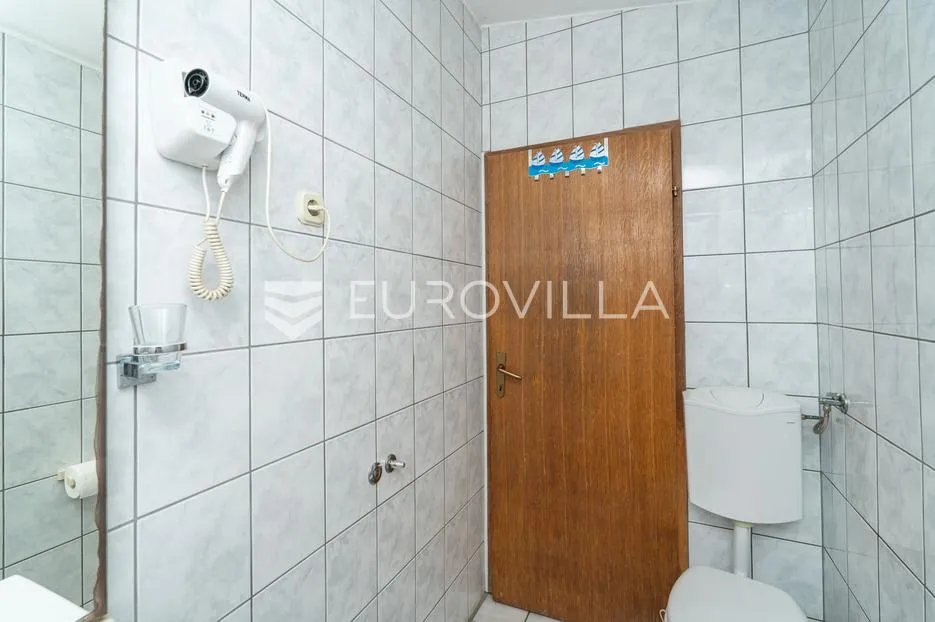 pelješac, sreser, kuća s dvorištem - slika 20