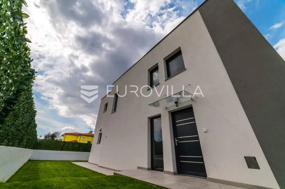 istra, poreč, vila s bazenom i vrtom - slika 37