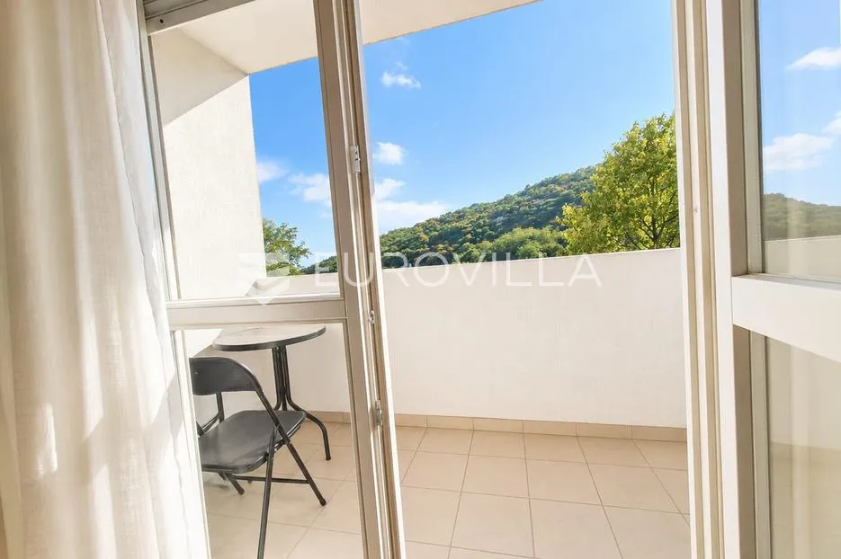 rijeka, škurinje, jednosoban stan od 42 m², namješten, lođa - slika 3