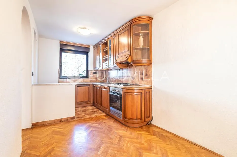 zagreb, dugave, kuća u nizu s vrtom i garažom, 206 m² - slika 9