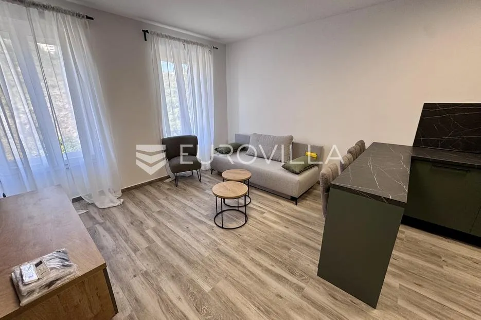 rijeka, centar, trosoban stan, prvi najam - slika 9