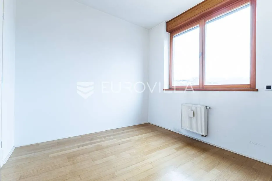 zagreb, medveščak, izvrstan trosoban penthouse! - slika 10