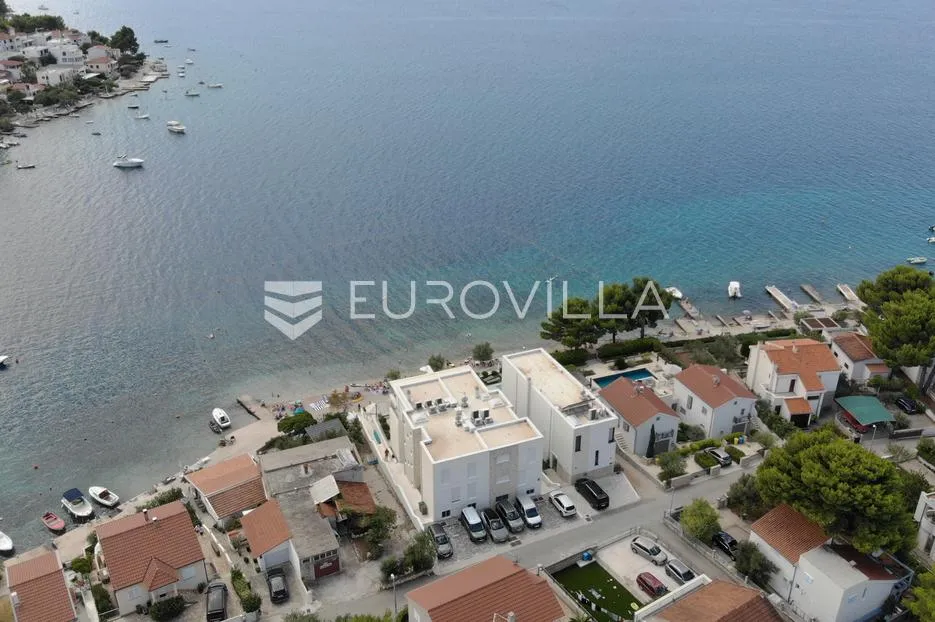 žaborić, prekrasan trosoban stan na samoj plaži, 121,99 m² - slika 38