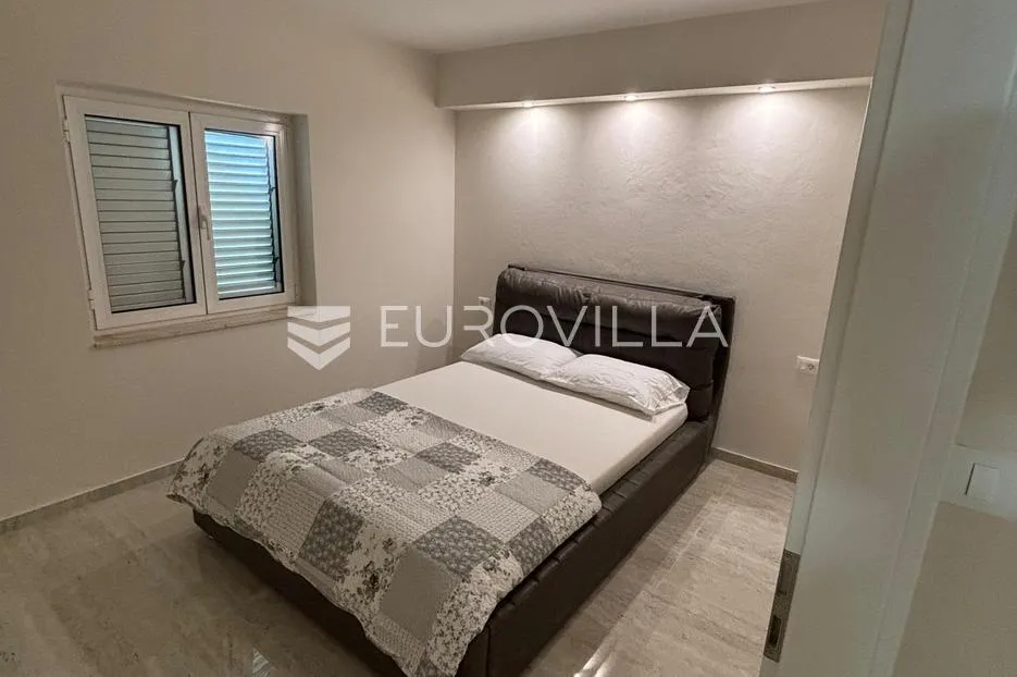 pelješac, orebić, novouređeni apartmani u centru mjesta - slika 9