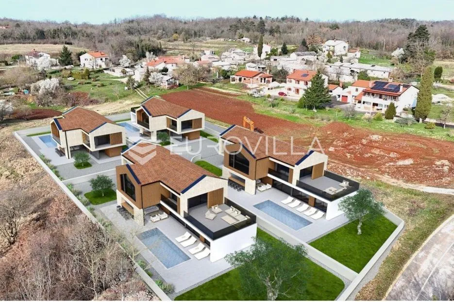 Istra, Pazin - prostrano zemljište 10.700m2 s građevinskim dozvolama za izgradnju četiri vile - Lindar, Pazin