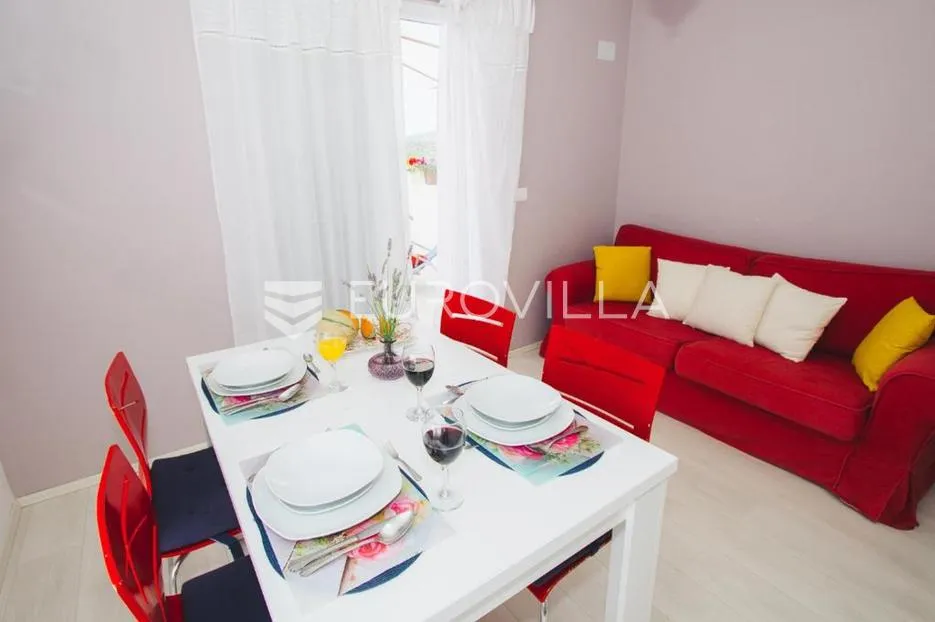 kaprije, prekrasna kuća s apartmanima, 180 m² - slika 11