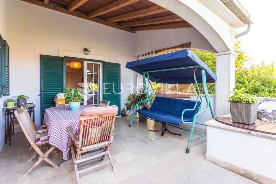 brač, supetar, kuća ukupne površine 372 m² na zemljištu površine 411 m² - slika 8