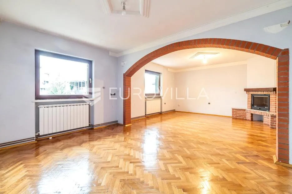 Zagreb, Gajnice, Bišćanov put, kuća 348 m² na parceli 2265 m²