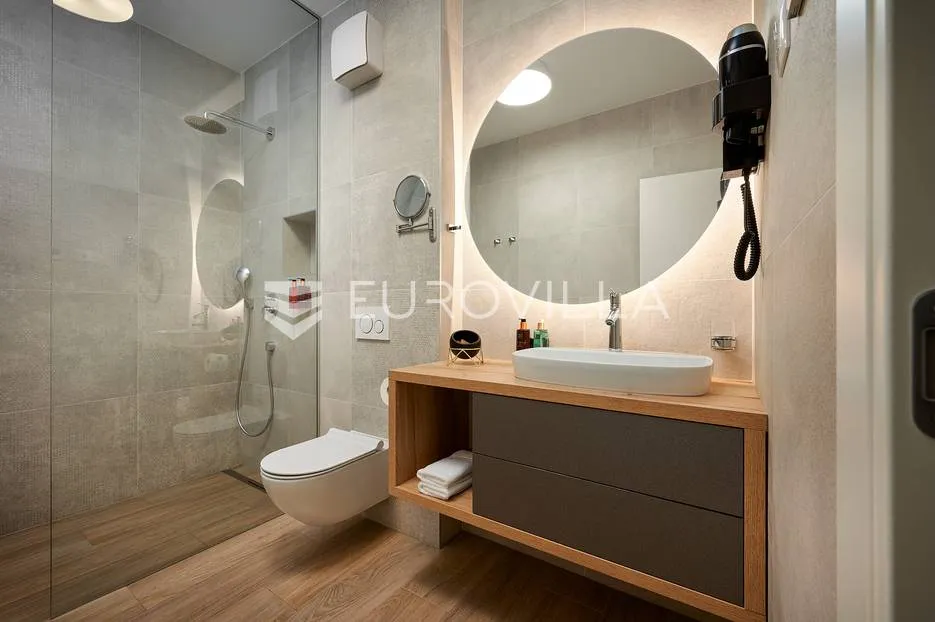 trogir - marina, luksuzna vila s bazenom i wellnessom - slika 38
