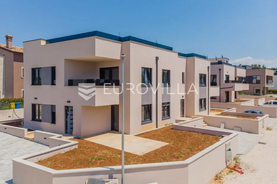 istra, poreč, trosoban stan s vrtom - slika 8
