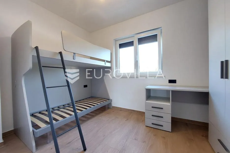 istra, pula, dvosoban stan s vrtom i bazenom, novogradnja - slika 13