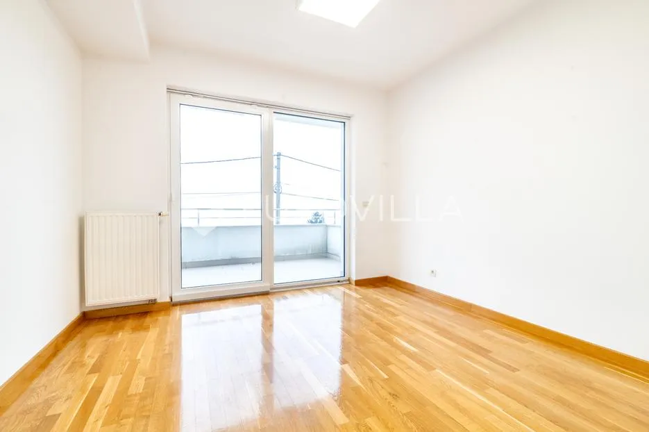 zagreb, gajnice, poslovna zgrada novije gradnje s tri stana, vrtom, ostavom i garažom, 453 m² - slika 12