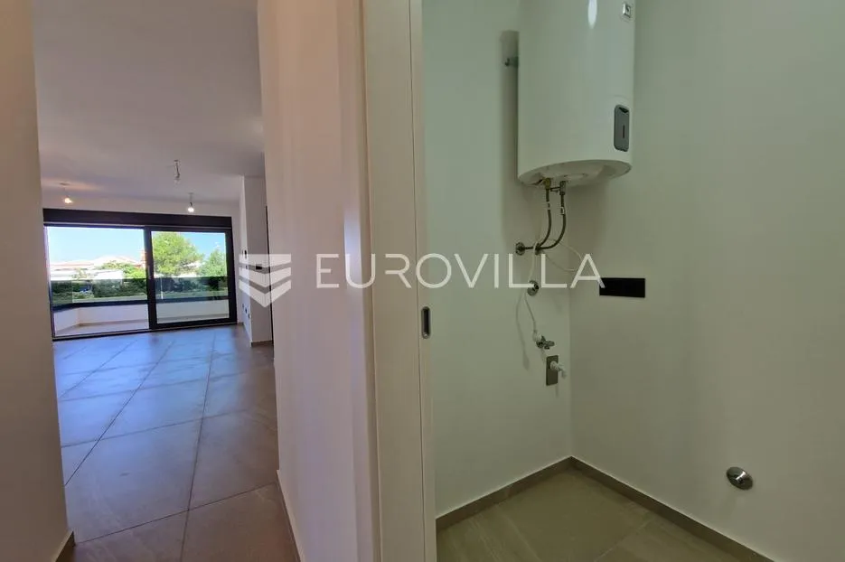 vir, apartman s krovnom terasom, pogled na more - slika 26