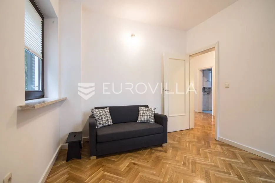zagreb, srebrnjak, prekrasan dvoetažni stan 127 m² s vrtom i terasom - slika 17
